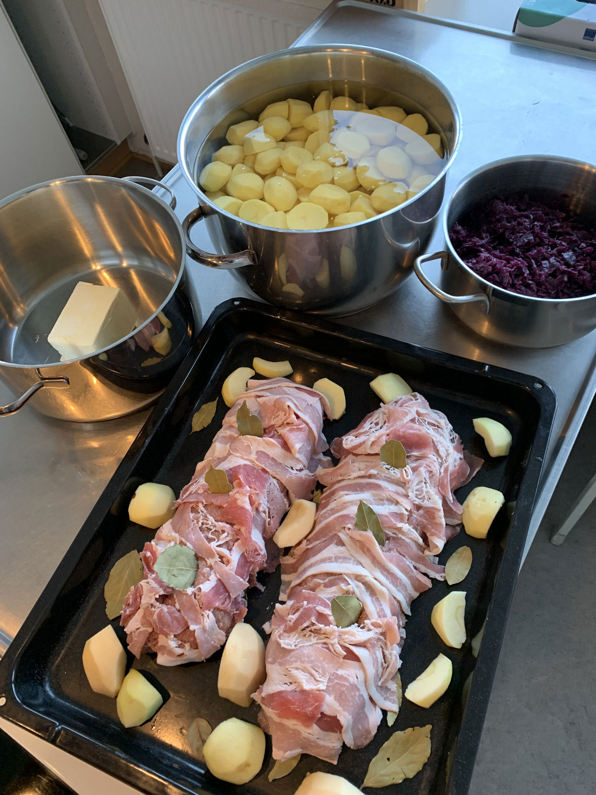 Mad klar til tilberedning i Tjærbyvejens Vuggestue